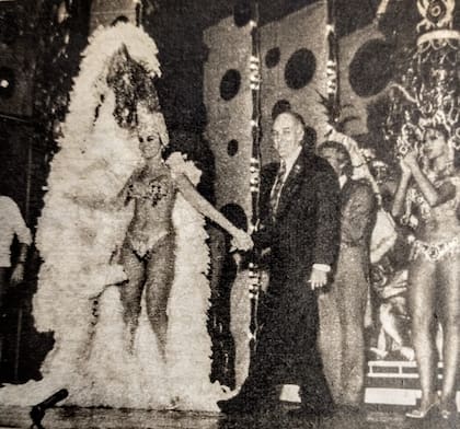 Zulma Faiad junto Carlos A. Petit en el estreno de Fantástica en El Nacional duranta la temporada de 1972