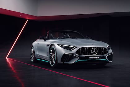 El Mercedes-Benz SL 63 (en la foto una versión especial de la Fórmula 1)