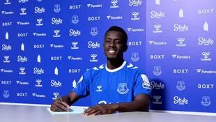 Gueye regresa a Everton, donde supo brillar entre 2016 y 2019; firmó contrato hasta 2024