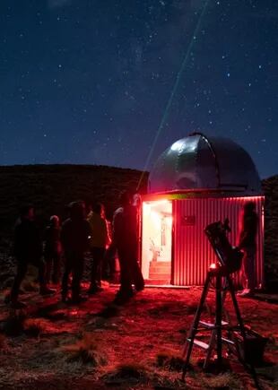 El observatorio en  la zona rural Ñirihuau Arriba, a 23 kilómetros de Bariloche, creado por Daniel Chiesa