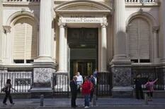 Reservas: el Banco Central sigue recomprando de a “puchitos” lo que vendió de a “miles”
