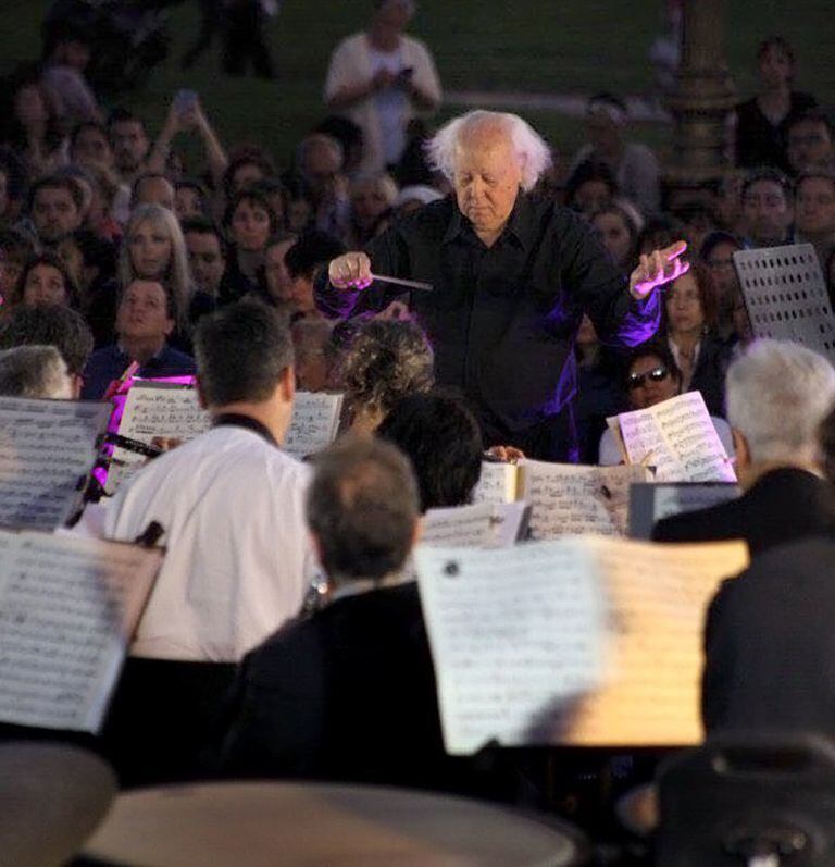 La Banda Sinfónica de la Ciudad aportó música a una noche visual