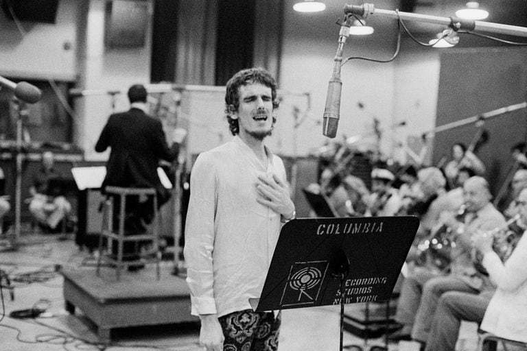 Luis Alberto Spinetta grabando en los estudios de grabación Columbia, en Nueva York, julio de 1979