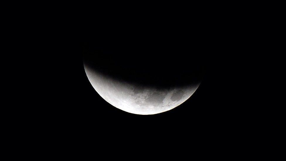 Cáncer es uno de los signos que sigue sintiendo los efectos del eclipse de Luna llena en Libra