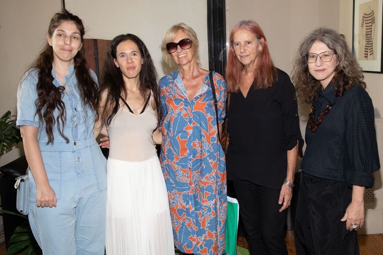 Estefanía Pepescu, Florencia Cherñajovsky, Claudia del Río, Diana Aisenberg y Gabiela Setton