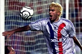 Un grito de gol en San Lorenzo, en su segundo tiempo, durante 2001, en un partido de Copa Libertadores
