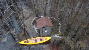 Las inundaciones primaverales, que pueden durar hasta cuatro semanas, crean nuevas rutas para navegar en canoas en agua abierta