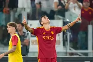 El golazo de Dybala en la paliza de Roma y el emotivo festejo de Martínez Quarta para Fiorentina