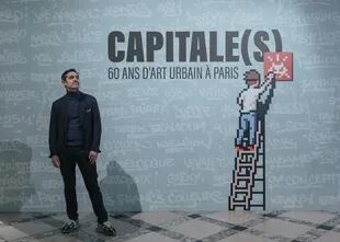 Nicolas Laugero Lasserre, experto en arte callejero, es uno de los cuatro curadores de la exposición "Capitale(s)", que se muestra en el ayuntamiento