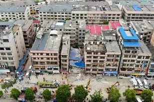 Decenas de desaparecidos por el derrumbe de un edificio en China