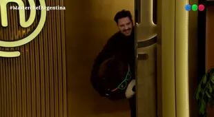 Damián Betular supo cómo divertirse el miércoles en MasterChef Celebrity (Telefe) (Crédito: Captura de video Telefe)