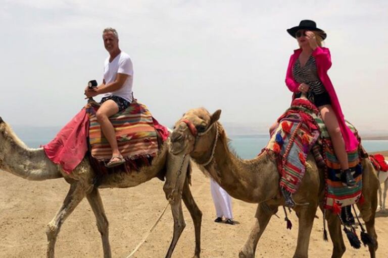 Marley, Esmeralda Mitre y un particular paseo en camello