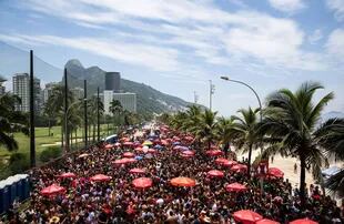 El bloco Chame Gente por las calles de Río de Janeiro.