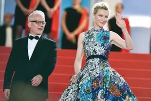 Frémaux camina junto con Cate Blanchett, presidenta del jurado, en la edición de mayo último del célebre encuentro cinematográfico