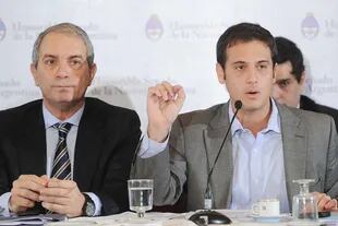 Julián Álvarez junto a Alak, durante los debates por la reforma judicial