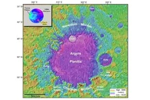 Vista regional de la cuenca de Argyre en Marte. Este estudio se centra en el mapeo de los VFF dentro de una subregión de Nereidum Montes en el noroeste de Argyre (recuadro rojo)