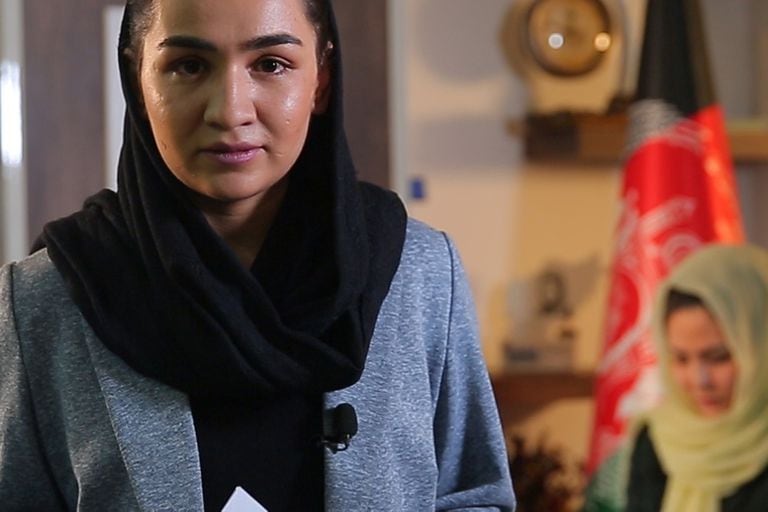 Historias de periodistas afganas que debieron esconderse, adaptarse o huir