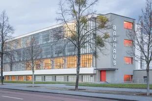 La segunda sede de la Bauhaus, diseñada por Gropius, en Dessau 