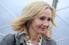 Rowling inició una nueva polémica por sus dichos sobre tratamientos hormonales