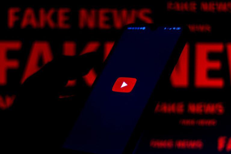 Chequeado y grupos similares le piden a YouTube que actúe contra las fake news