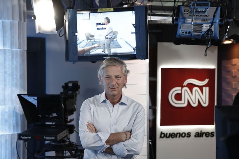 Longobardi continuará con su programa en CNN