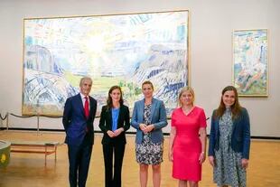 Norway'S Prime Minister Jonas Gahr Storm, Sanna Marin Of Finland, Mette Fredriksen Of Denmark, Magdalena Andersen Of Sweden And Katrin Jakobsdottir Of Iceland Pose For A Photo During A Tour Of The Munch Museum At The Nordic Premiere Meeting On August 15, 2021 In Oslo Gave.