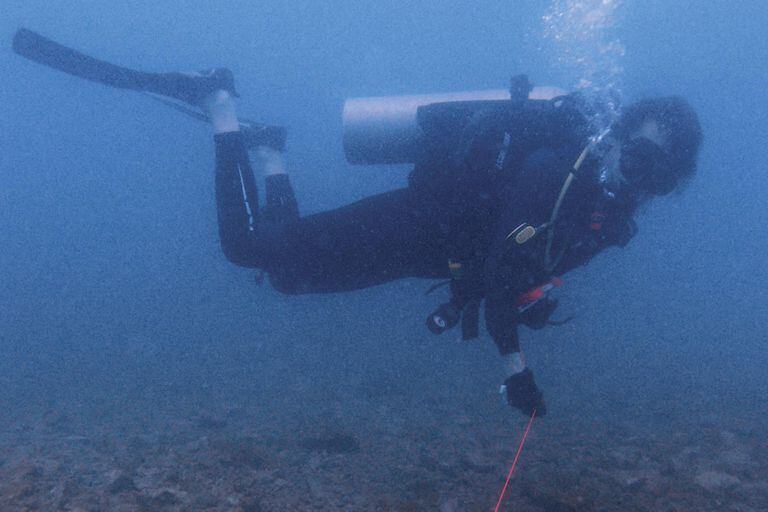 La arqueóloga subacuática que investigó una corbeta inglesa y relevó más de 1200 naufragios