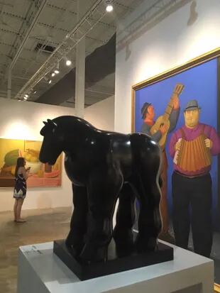 Obras de Fernando Botero en el stand de las galerías El Museo y Fernando Pradilla