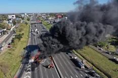 Panamericana: se incendió un camión tras un choque y cortaron el tránsito
