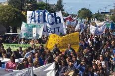 Fuertes protestas en Chubut contra el plan de emergencia del gobierno
