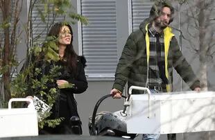 La pareja yendo a una cita médica con su hijo, en Mónaco, también en diciembre.
