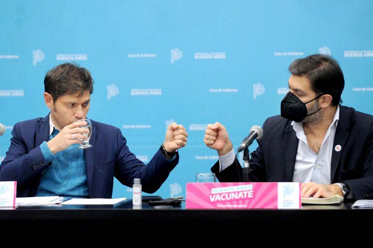 Axel Kicillof  y Carlos Bianco, quien debió dejar su cargo para Martín Insaurralde tras la presión de Máximo Kirchner