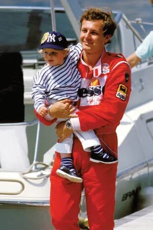 Unos días antes del accidente que le costó la vida, Stéfano vio el premio de Fórmula 1 de Montecarlo y recorrió boxes con Pierre en brazos