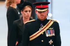 Harry, devastado por un detalle casi imperceptible en su uniforme militar