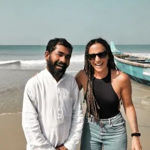 Con Shukra, su profesor de Pranayama en la India.