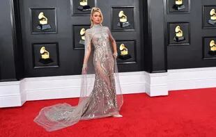 Paris Hilton en la entrega de los premios Grammy 2022
