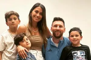 Así fue el reencuentro de Lionel Messi con Anto Roccuzzo y sus hijos: looks combinados y foto familiar