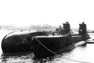 El submarino Urge atracado en Malta, en una imagen correspondiente a la Segunda Guerra Mundial