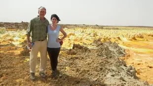 George Bush junto a Jaclyn Sienna, durante el viaje del expresidente a Etiopía, en 2015
