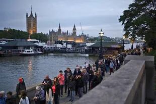 Long queues started yesterday to see the body of Queen Elizabeth II (Marco Bertorello / AFP).
