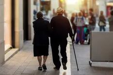 Buscan restringir el acceso a una prestación para adultos mayores