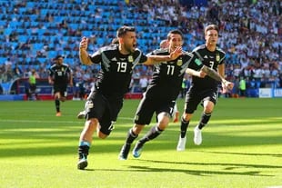 En el último de sus tres mundiales; festeja el gol contra Islandia; convirtió otro en la eliminación ante Francia por los octavos de final