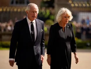 Per lo spirituale, né Carlos né Camilla Parker-Bowles sono adatti al ruolo di re