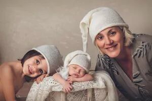 Débora D’Amato: de la dura cesárea que atravesó por su segunda hija a la crianza en soledad de dos nenas