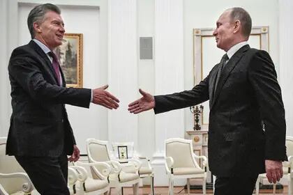 Mauricio Macri, fue recibido en el Kremlin, por su par ruso, Vladimir Putin