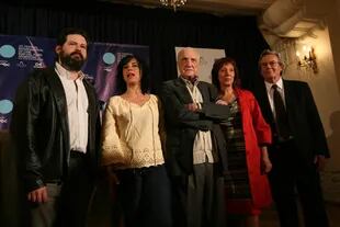 Una imagen de 2008, cuando debutó como presidente del Festival Internacional de Cine de Mar del Plata, acompañado por Martín Peña, Liliana Masure y Carlos Rodríguez