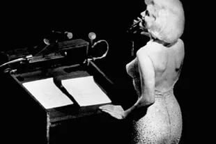 Marilyn entona su famoso "Happy Birthday, Mr. President” a John Fitzgerald Kennedy en el Madison Square Garden de Nueva York 