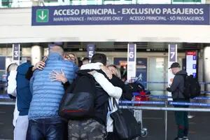 Habilitarán vuelos especiales por fuera del cupo diario para acelerar el regreso de argentinos en el exterior