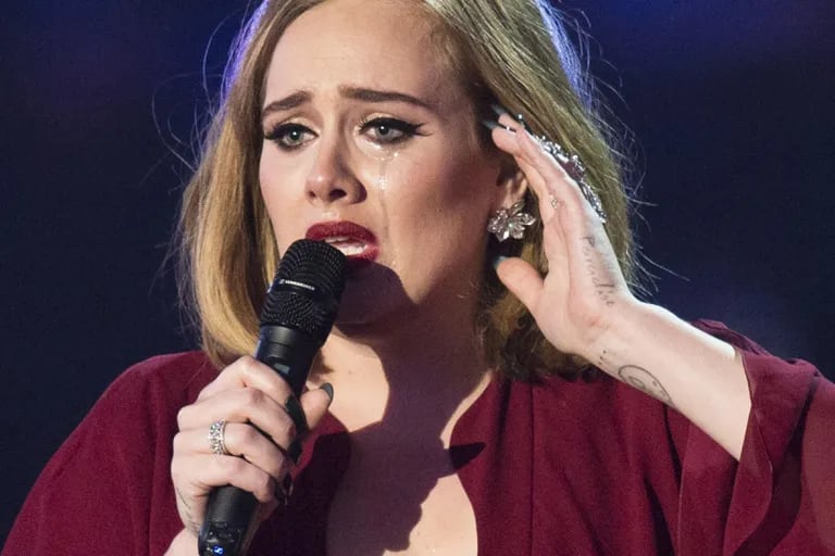 La decisione difficile di Adele che preoccupa i suoi fan