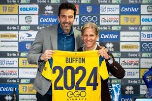 Inoxidable: Gianluigi Buffon, a los 44 años, extendió su contrato y seguirá atajando en Parma